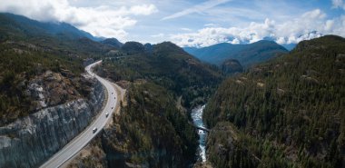 Gökyüzü hwy deniz hava dron görünümüne