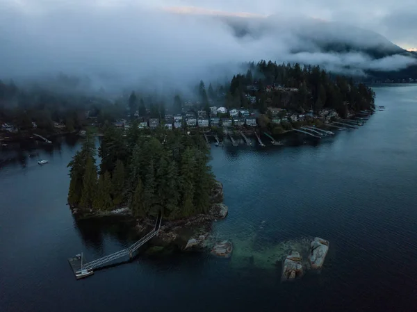 Vue aérienne de Deep Cove — Photo