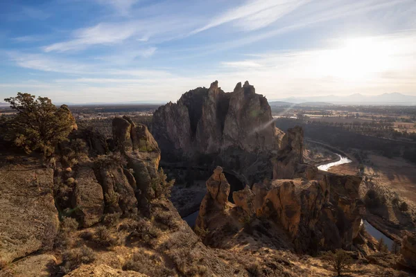 Paisagem Americana Bonita Durante Dia Inverno Vibrante Tomado Smith Rock — Fotografia de Stock