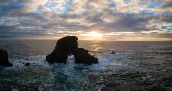 Slående Och Dramatiska Panorama Flygfoto Över Rock Stilla Havet Pulserande — Stockfoto