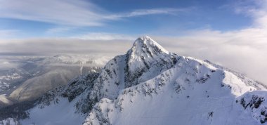 Revolstoke dağ Kayak Merkezi panoramik manzaralı.