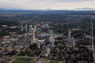 Surrey Central'da büyük Vancouver, British Columbia, Kanada, havadan görünümü.