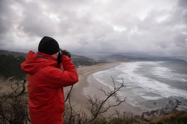 Photographer Taking Pictures Beautiful Seaside View Oregon Coast Taken Cape — Stock Photo, Image