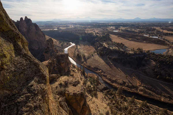 Paisagem Americana Bonita Durante Dia Inverno Vibrante Tomado Smith Rock — Fotografia de Stock