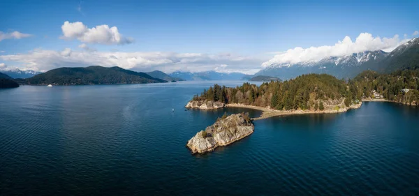 Vista Panoramica Aerea Del Whytecliff Park Durante Una Vivace Giornata — Foto Stock