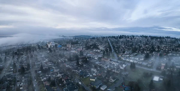 Vista Panorâmica Aérea Bairro Residencial Cidade Durante Nascer Sol Nebuloso — Fotografia de Stock