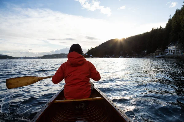 Man Trä Kanot Paddling Pulserande Solnedgång Tagit Indiska Arm Norr — Stockfoto