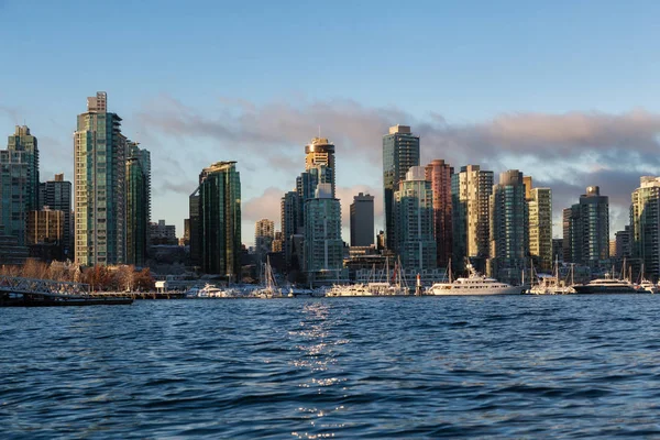 Skyline Der Innenstadt Bei Einem Lebendigen Wintersonnenaufgang Aufgenommen Kohlenhafen Vancouver — Stockfoto