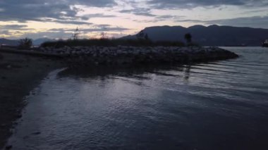 Bir canlı ve renkli yaz gün batımı sırasında güzel havadan görünümü Jericho Beach. Vancouver, British Columbia, Kanada alınan.