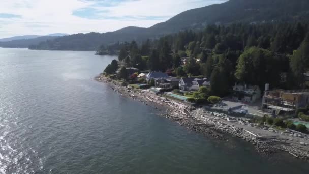 태평양 경치와 주택의 선라이즈 빅토리아 밴쿠버 아일랜드 브리티시 컬럼비아 캐나다의 — 비디오