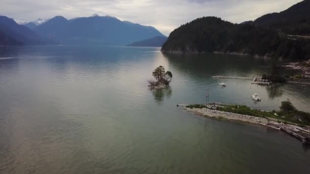 Letecký Pohled Furry Creek Howe Sound Severně Vancouver Britská Kolumbie — Stock video
