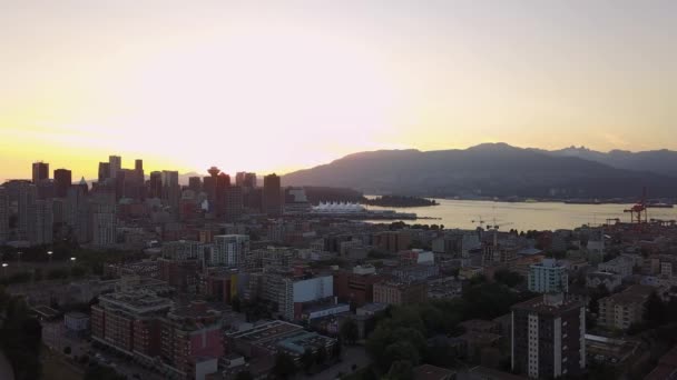Luchtfoto Van Commerciële Residentiële Gebouwen Buitenwijken Genomen Surrey Greater Vancouver — Stockvideo