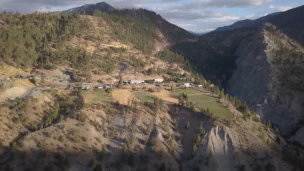 Antenne Drohne Ansicht Der Schönen Kanadischen Landschaft Während Eines Hellen — Stockvideo