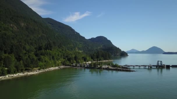 Luftaufnahme Des Kais Der Bucht Von Porteau Nördlich Von Vancouver — Stockvideo
