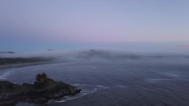 太平洋沿岸美丽海景的鸟瞰图 在北美的俄勒冈州 在多云的冬日里拍摄的 — 图库视频影像
