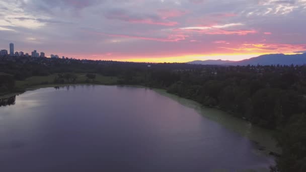 Beautiful Aerial Footage Lake City Park Colorful Vibrant Sunset Red — Stock Video