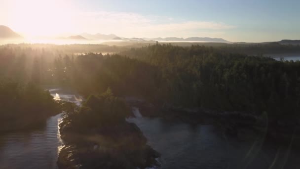 Vista Aérea Del Hermoso Paisaje Natural Howe Sound Rodeado Montañas — Vídeo de stock