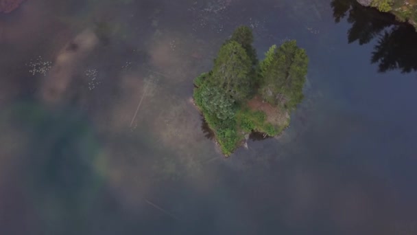 Vista Aérea Paisagem Das Belas Ilhas Rochosas Lago Geleira Com — Vídeo de Stock