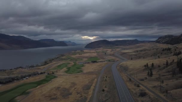 Aerial Drone Film Ett Naturskönt Landskap Dramatisk Soluppgång Tas Nära — Stockvideo