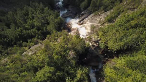Vacker Natur Från Ovan Massiva Vattenfall Som Faller Från Klippa — Stockvideo