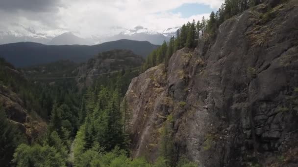 Gündoğumu Zaman Atlamalı Squamish Şehir Üzerinde Şef Dağ Yukarıdan Izlendi — Stok video