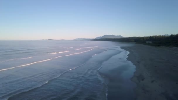 Vista Aérea Hermosa Costa Océano Pacífico Durante Amanecer Verano Vídeo — Vídeos de Stock