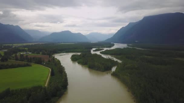 Widok Lotu Ptaka Pięknym Krajobrazem Howe Sound Pobliżu Miasta Squamish — Wideo stockowe