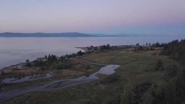 Aerial Liggande Vackra Platsen Strait Georgia Bild Tagen Nära Qualicum — Stockvideo