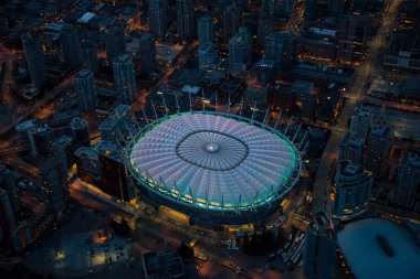 Vancouver, British Columbia, Kanada - 30 Mart 2018: Şehir şehir stadyumunda M.ö. hava görünümünü gece süre içinde.