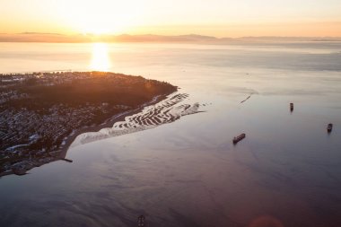 Ubc kampüs Vancouver, Bc, Kanada hava görünümünü. Canlı bir kış aylarında günbatımı alınan.