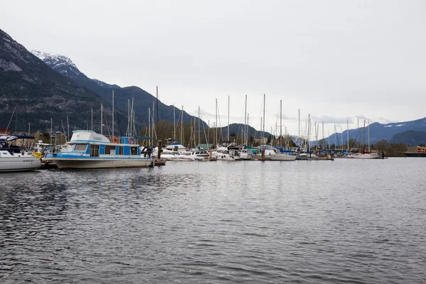 Squamish Britská Kolumbie Kanada Dubna 2018 Plují Lodě Zaparkovaných Marina — Stock fotografie