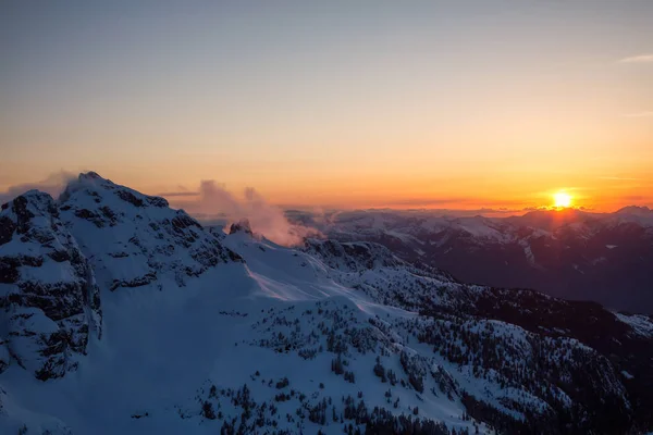 Striking Beautiful Aerial Landscape View Canadian Mountains Vibrant Sunsetd Taken — Stock Photo, Image