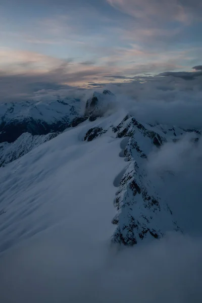 Splendido Bellissimo Paesaggio Montano Canadese Innevato Una Prospettiva Aerea Nord — Foto Stock