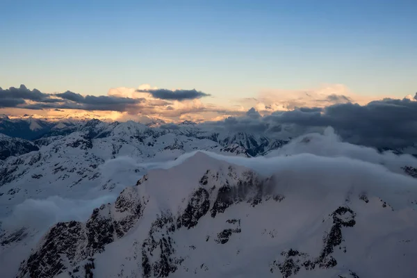 Schöne Luftaufnahme Der Kanadischen Berglandschaft Aufgenommen Nördlich Von Vancouver Britisch — Stockfoto