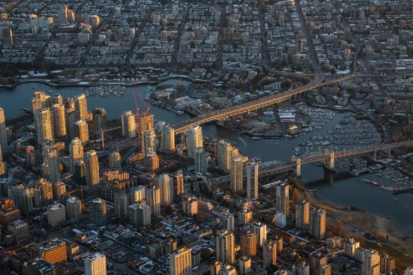Luftaufnahme Des Falschen Baches Und Der Innenstadt Während Eines Pulsierenden — Stockfoto