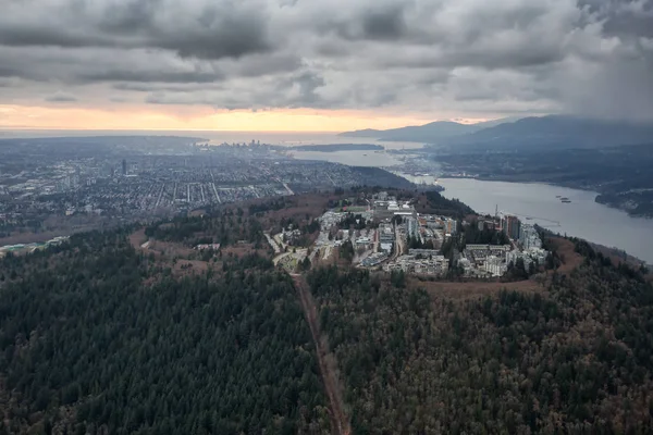 Striking Aerial View Burnaby Mountain Dramatic Cloudy Sunset Taken Vancouver — Stock Photo, Image