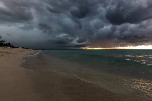 Beautiful View Sandy Beach Varadero Cuba Caribbean Sea Taken Dark — Stock Photo, Image