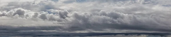 Belle Vue Panoramique Sur Puffy Cloudscape Lors Une Journée Été — Photo