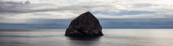 태평양 오리건 미국의 오리건 점없는 여름철 바다에 바위투성이 아름다운 — 스톡 사진