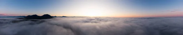 Vue Aérienne Panoramique Côte Océan Pacifique Couverte Brouillard Nuages Pendant — Photo