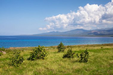Güneşli bir yaz gününde Karayip Denizi 'ndeki güzel okyanus manzarası. Playa Ancon 'da çekildi, Trinidad, Küba yakınlarında..