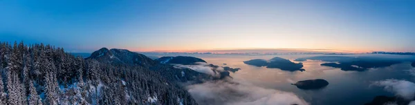 Letecký Panoramatický Výhled Kanadskou Horskou Krajinu Pobřeží Tichého Oceánu Během — Stock fotografie
