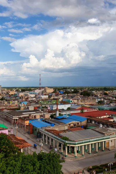 Vista Aérea Pequeño Pueblo Cubano Ciego Ávila Durante Día Nublado —  Fotos de Stock