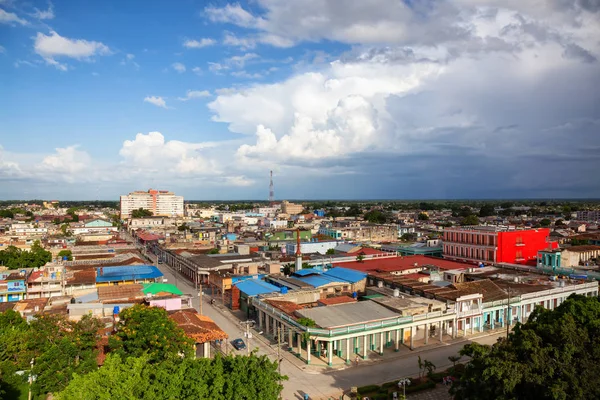 Flygbild Liten Kubansk Stad Ciego Avila Molnig Och Solig Dag — Stockfoto