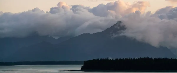 Wunderschöner Panoramablick Auf Die Amerikanische Berglandschaft Der Meeresküste Während Eines — Stockfoto