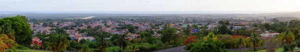 Aerial Panoramautsikt Över Liten Turistisk Kubansk Stad Färgstark Och Grumlig — Stockfoto