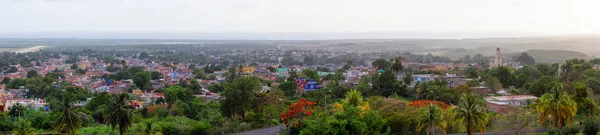 Vzdušný Panoramatický Výhled Malé Turistické Město Průběhu Barevného Oblačného Západu — Stock fotografie