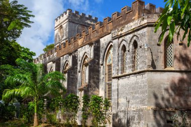 Glebe Land, Saint John, Barbados - 18 Aralık 2019: Güneşli ve bulutlu bir günde St. John Parish Kilisesi 'nin Güzel Manzarası.