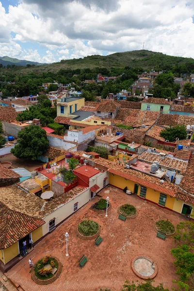 Widok Lotu Ptaka Małe Turystyczne Kubańskie Miasto Podczas Słonecznego Pochmurnego — Zdjęcie stockowe