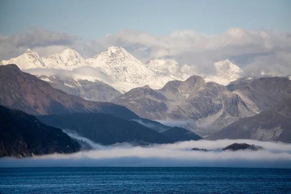 Прекрасний Вид Американський Гірський Ландшафт Узбережжі Океану Під Час Хмарного — стокове фото